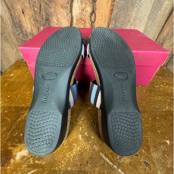 Munro Aries Multi Stripe Sandal- Size 7 1/2 - Picture 6 of 7